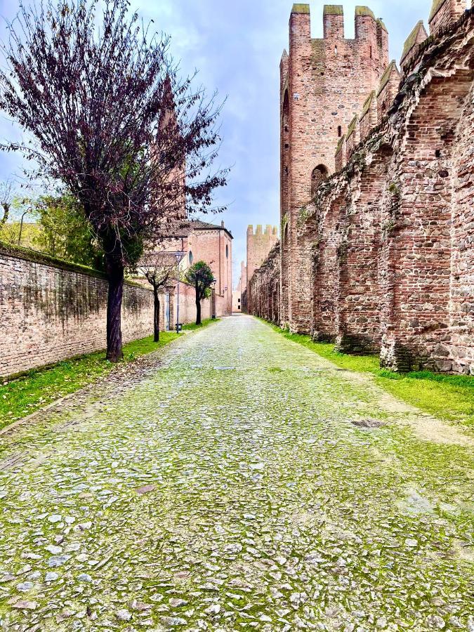 Ca' Del Sole - Attico Panoramico In Centro Storico Appartement Montagnana  Buitenkant foto