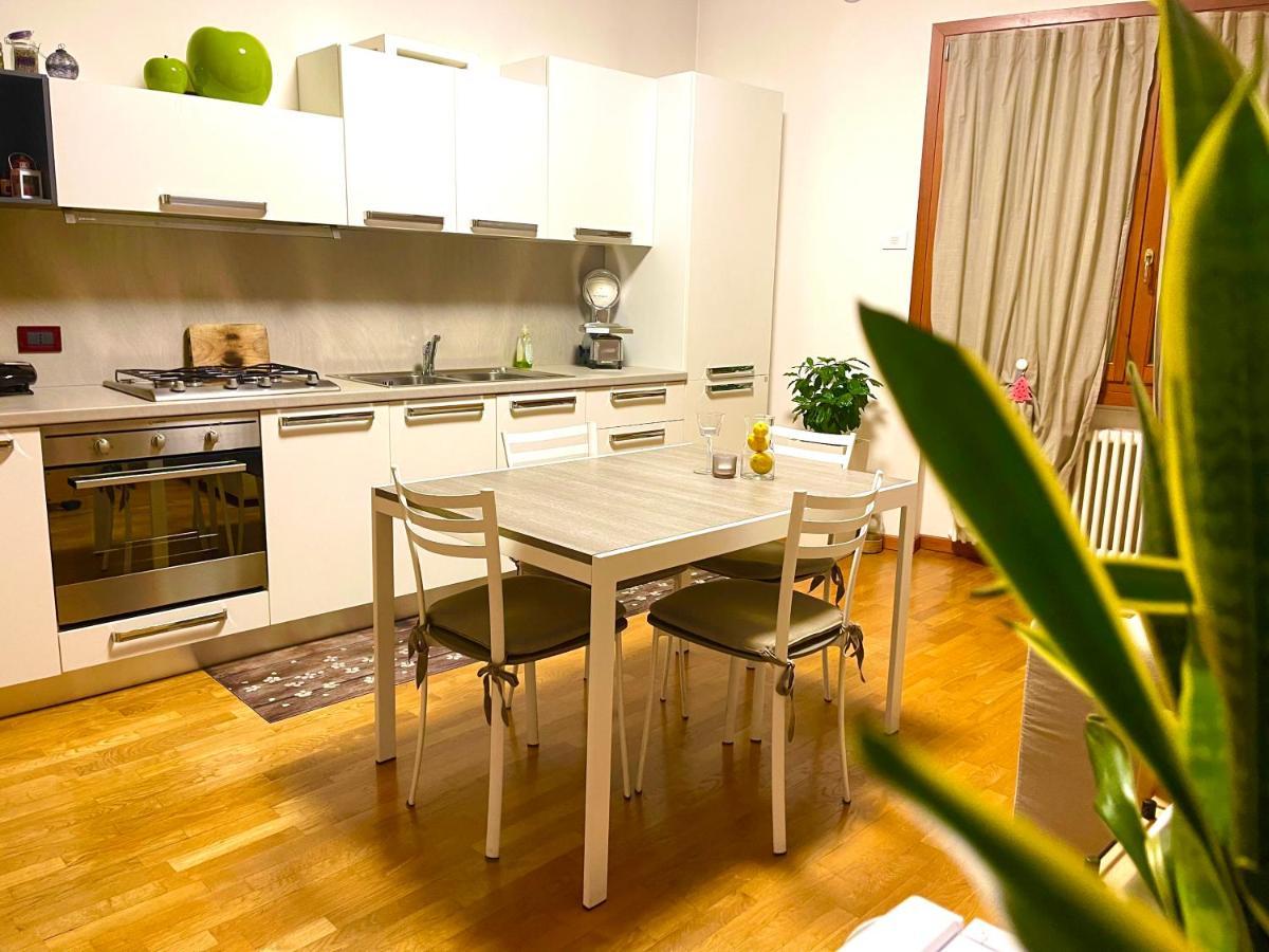 Ca' Del Sole - Attico Panoramico In Centro Storico Appartement Montagnana  Buitenkant foto