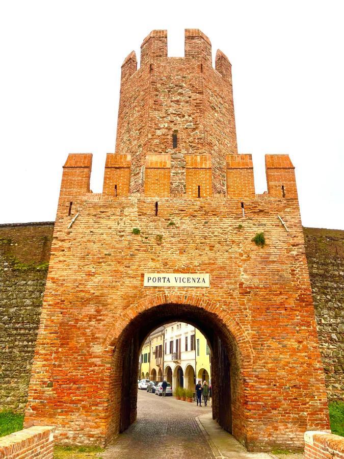 Ca' Del Sole - Attico Panoramico In Centro Storico Appartement Montagnana  Buitenkant foto