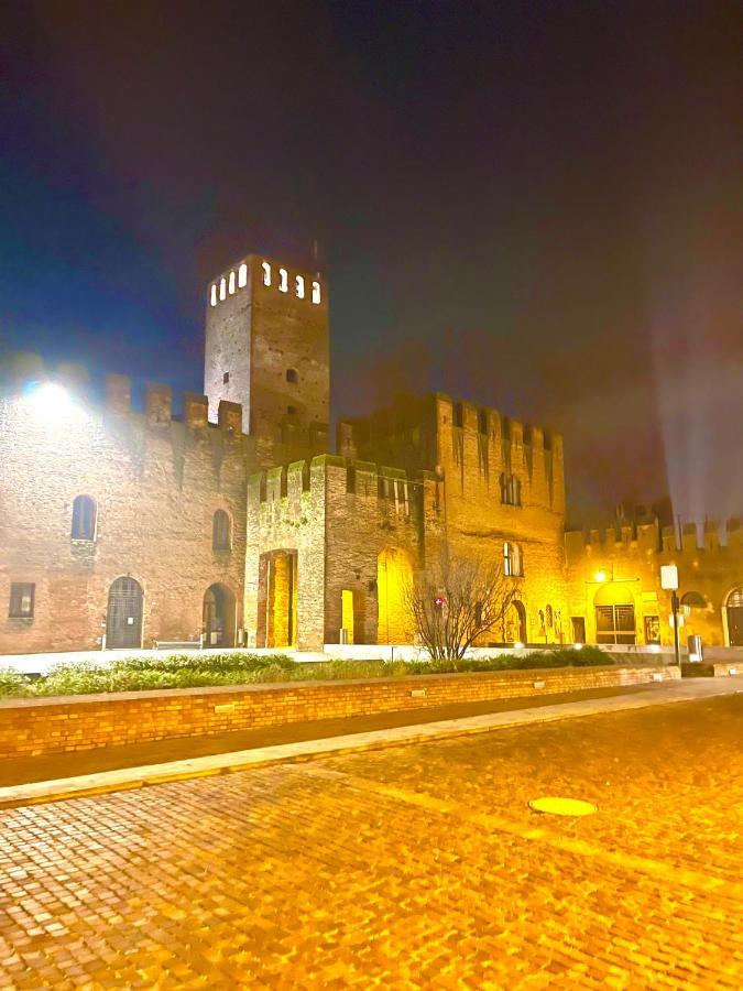 Ca' Del Sole - Attico Panoramico In Centro Storico Appartement Montagnana  Buitenkant foto